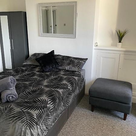 Stoke-on-Trent Tiye Estates Short Stay מראה חיצוני תמונה